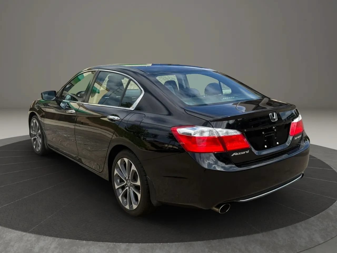 Used 2015 Honda Accord Sport image 8