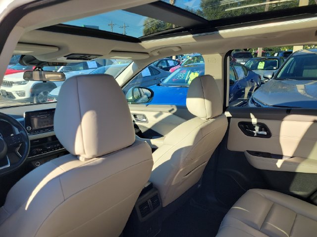 Used 2023 Nissan Rogue SV w/ SV Premium B Package FWD image 13
