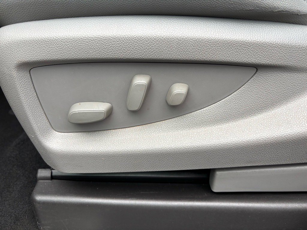 Used 2018 Chevrolet Suburban LT w/ Luxury Package image 13