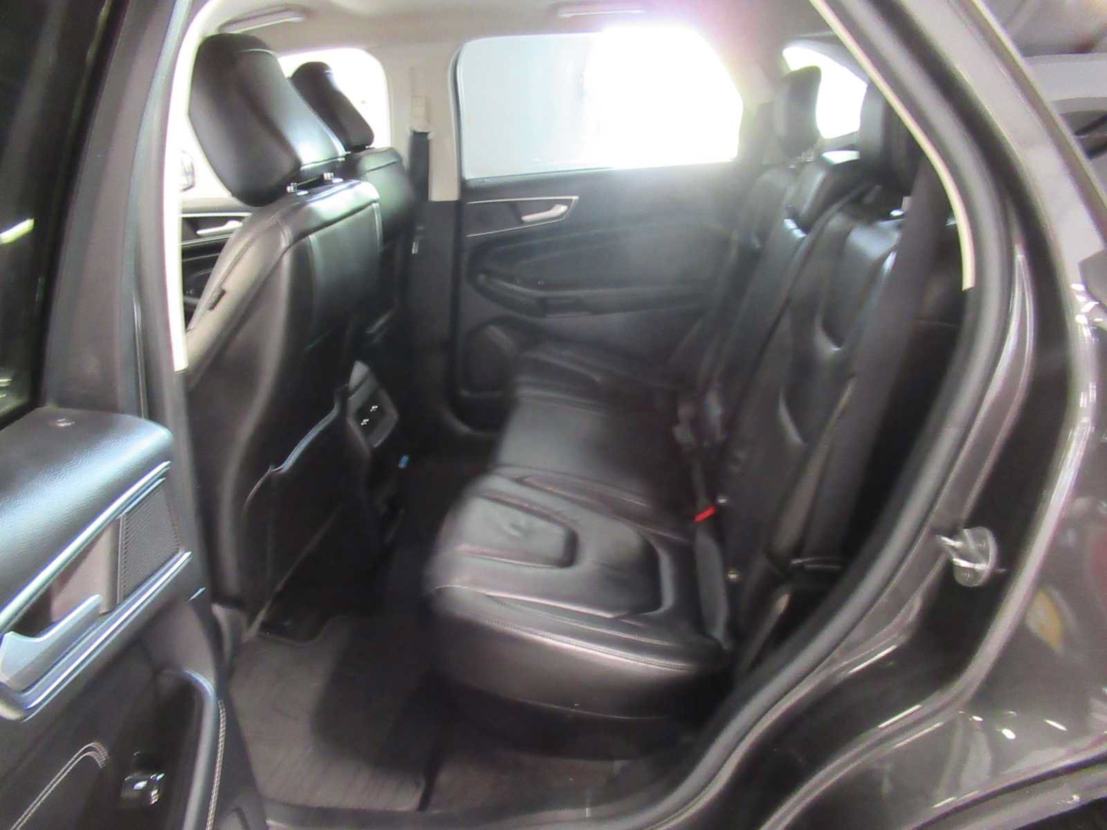 Used 2020 Ford Edge Titanium FWD image 15