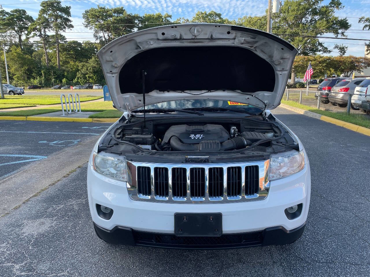 Used 2013 Jeep Grand Cherokee Laredo image 39