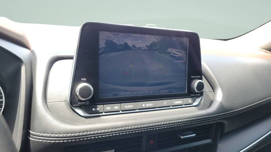 Used 2023 Nissan Rogue S FWD image 19