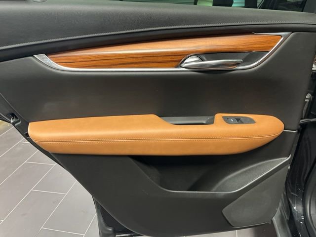 Used 2020 Cadillac XT5 Premium Luxury image 11