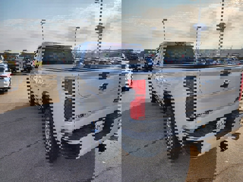 Used 2024 Chevrolet Silverado 2500 High Country w/ Technology Package image 3