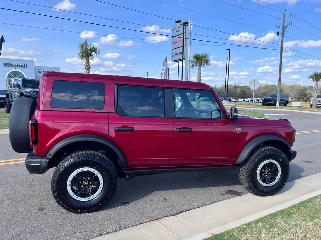 Used 2025 Ford Bronco Badlands image 4