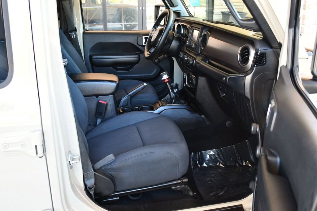 Used 2020 Jeep Gladiator Sport w/ Trailer Tow Package image 19