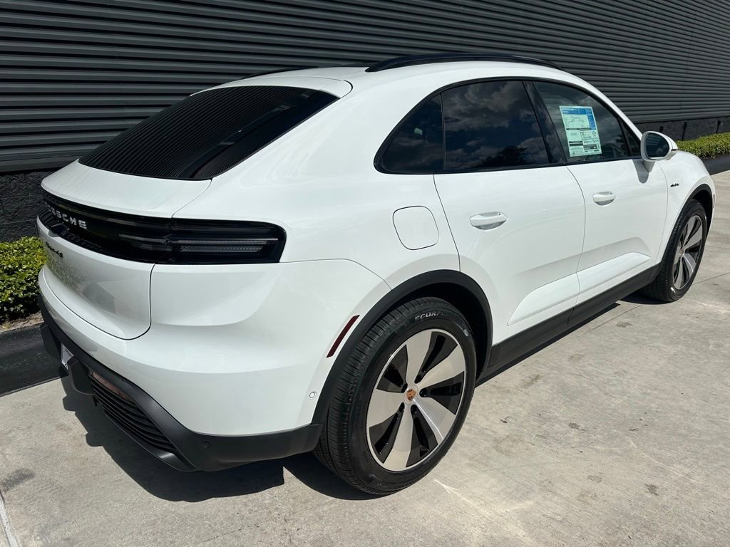 Used 2026 Porsche Macan 4S Electric image 9