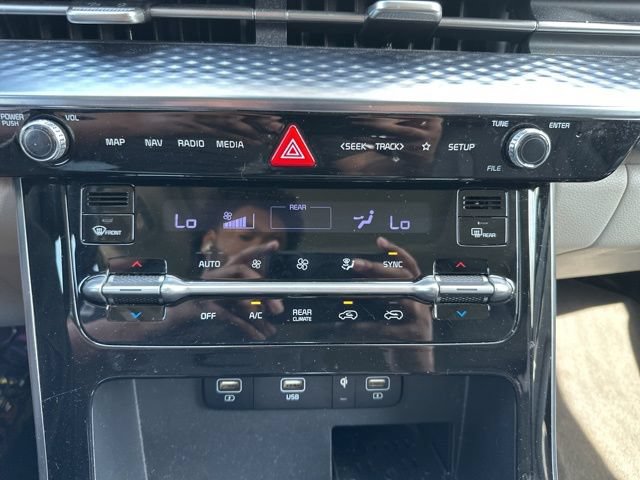 Certified 2023 Kia Carnival SX Prestige FWD image 11