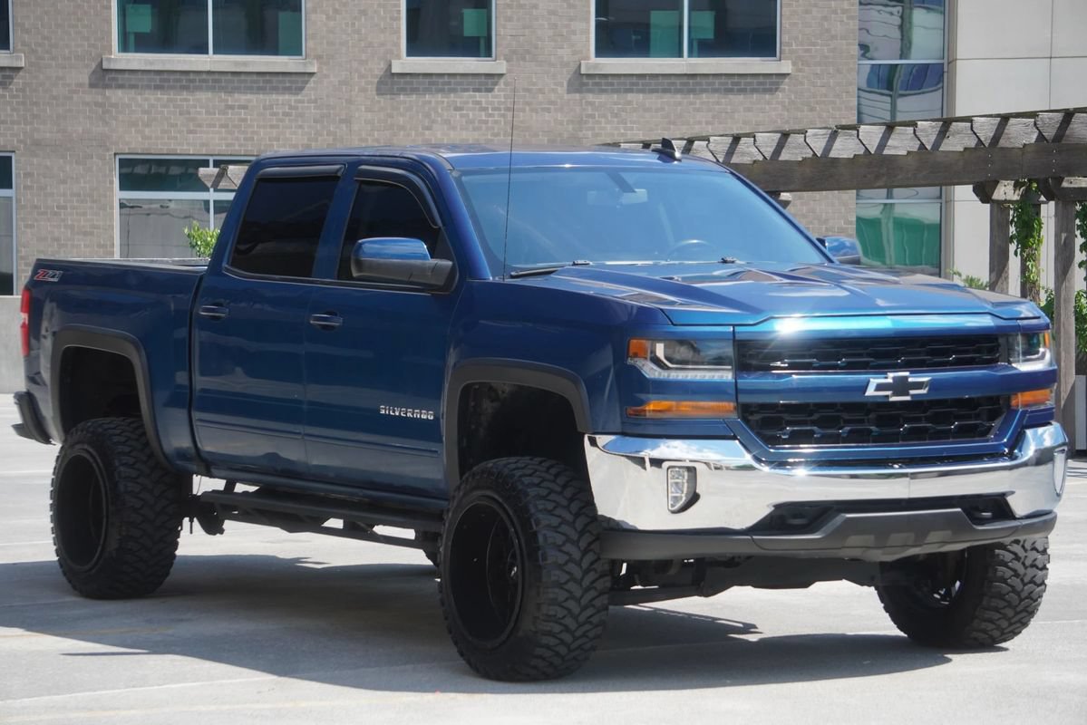 Used 2017 Chevrolet Silverado 1500 LT w/ All Star Edition AWD/4WD image 16