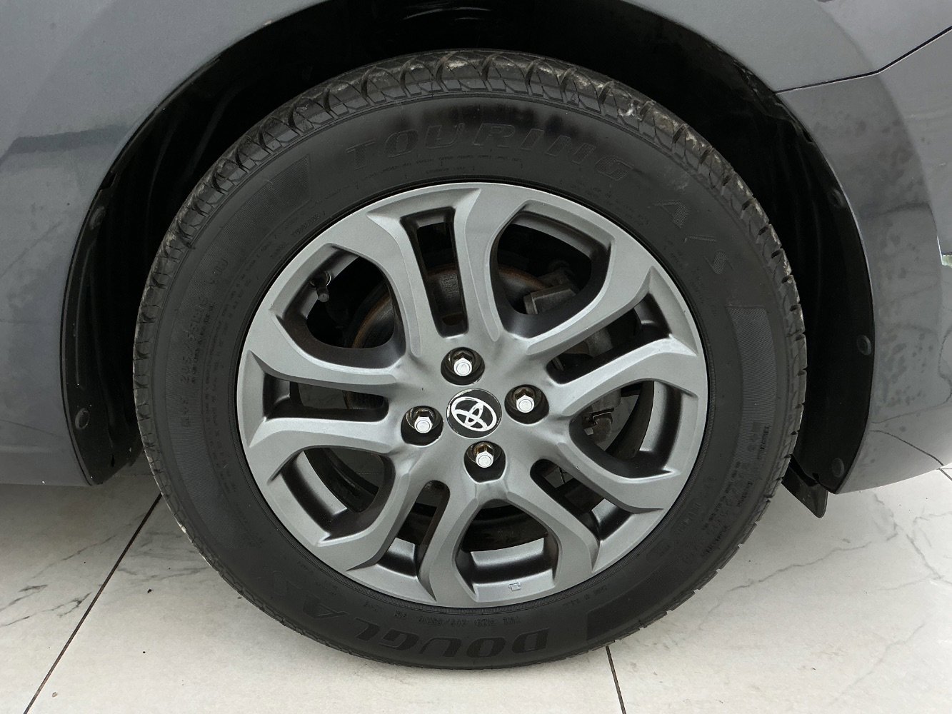 Used 2019 Toyota Yaris LE FWD image 45