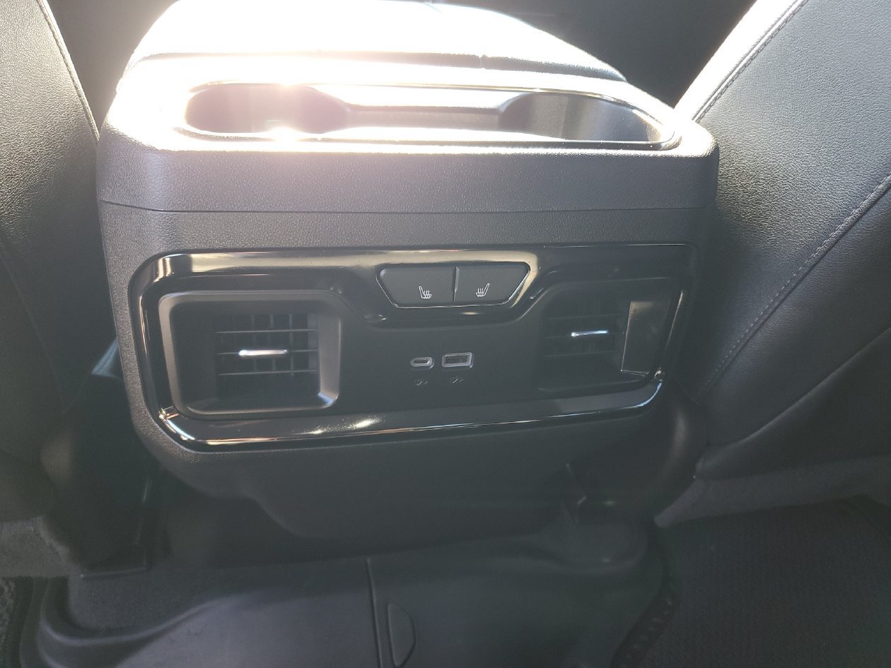 Used 2023 GMC Sierra 1500 AT4 w/ AT4 Premium Package AWD/4WD image 16