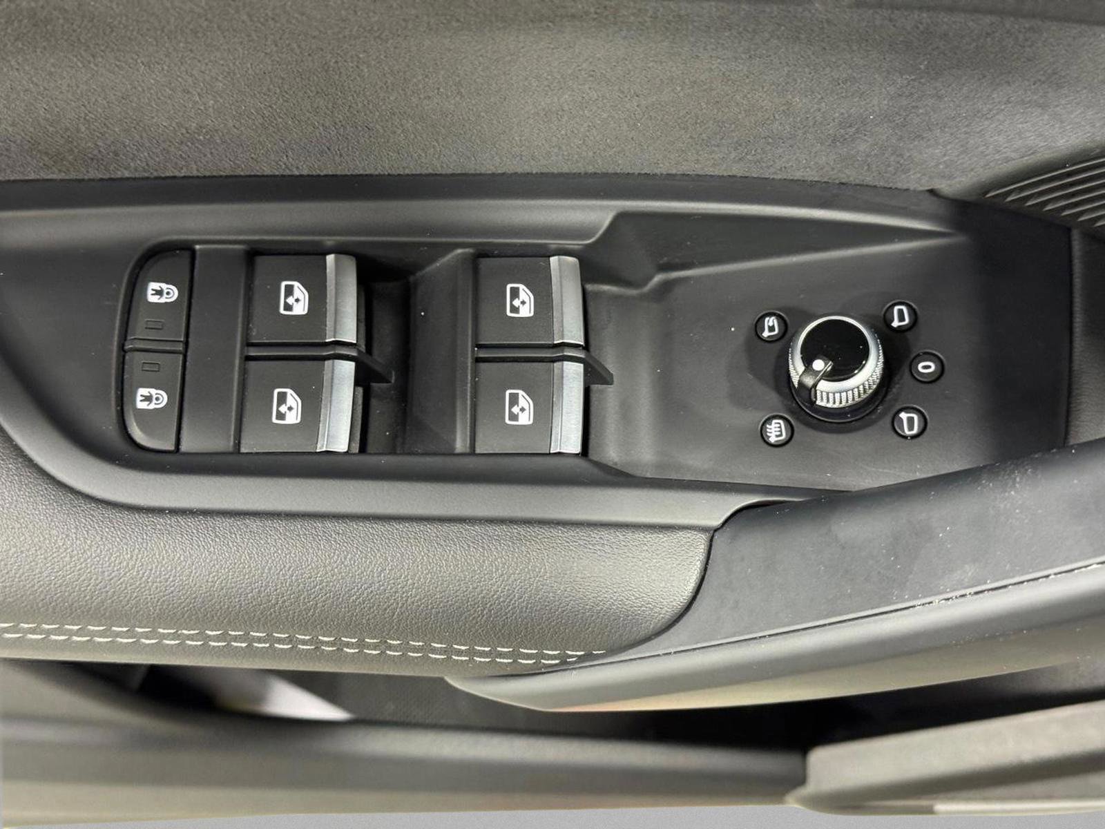 Used 2023 Audi SQ5 Premium Plus w/ Premium Plus Package image 24