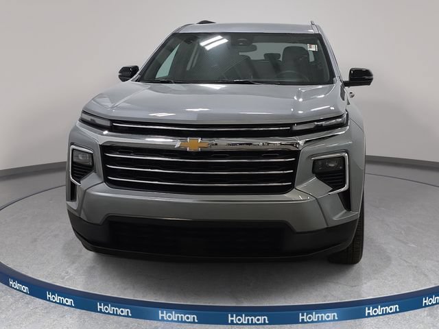 Used 2025 Chevrolet Traverse LT w/ Driver Confidence Package FWD image 3