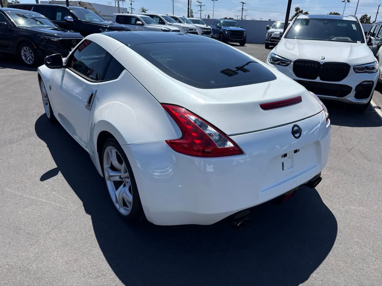 Used 2013 Nissan 370Z Coupe w/ Sport Pkg RWD image 25