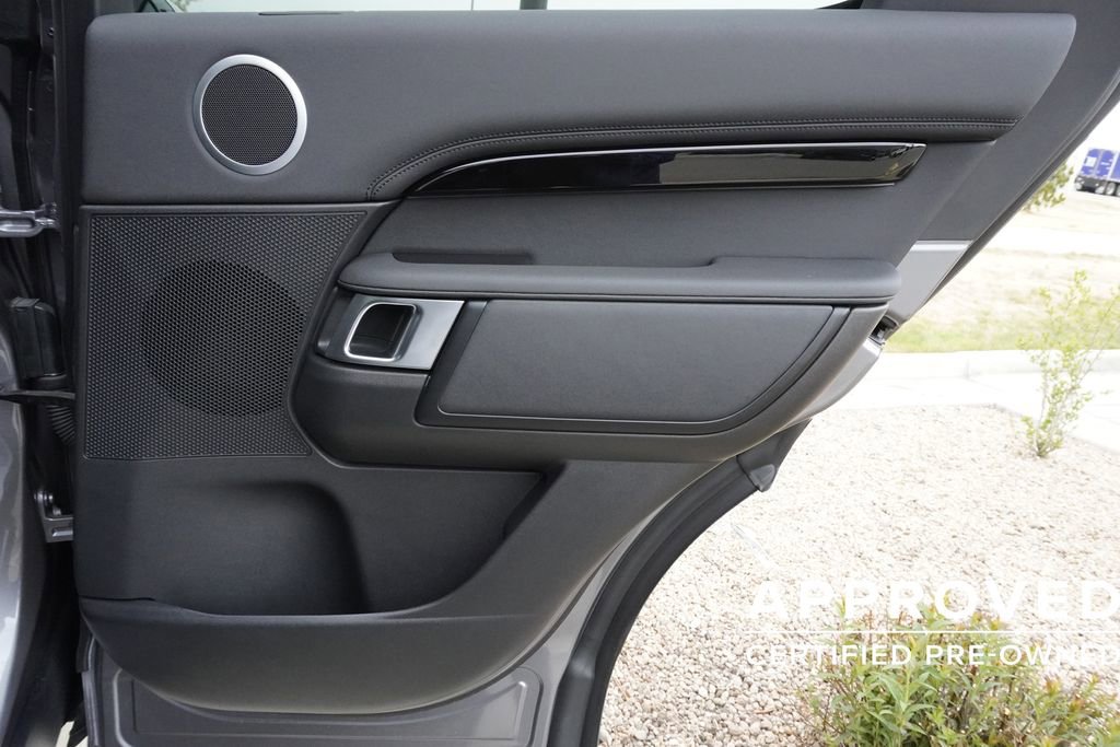 Used 2025 Land Rover Discovery S AWD/4WD image 25