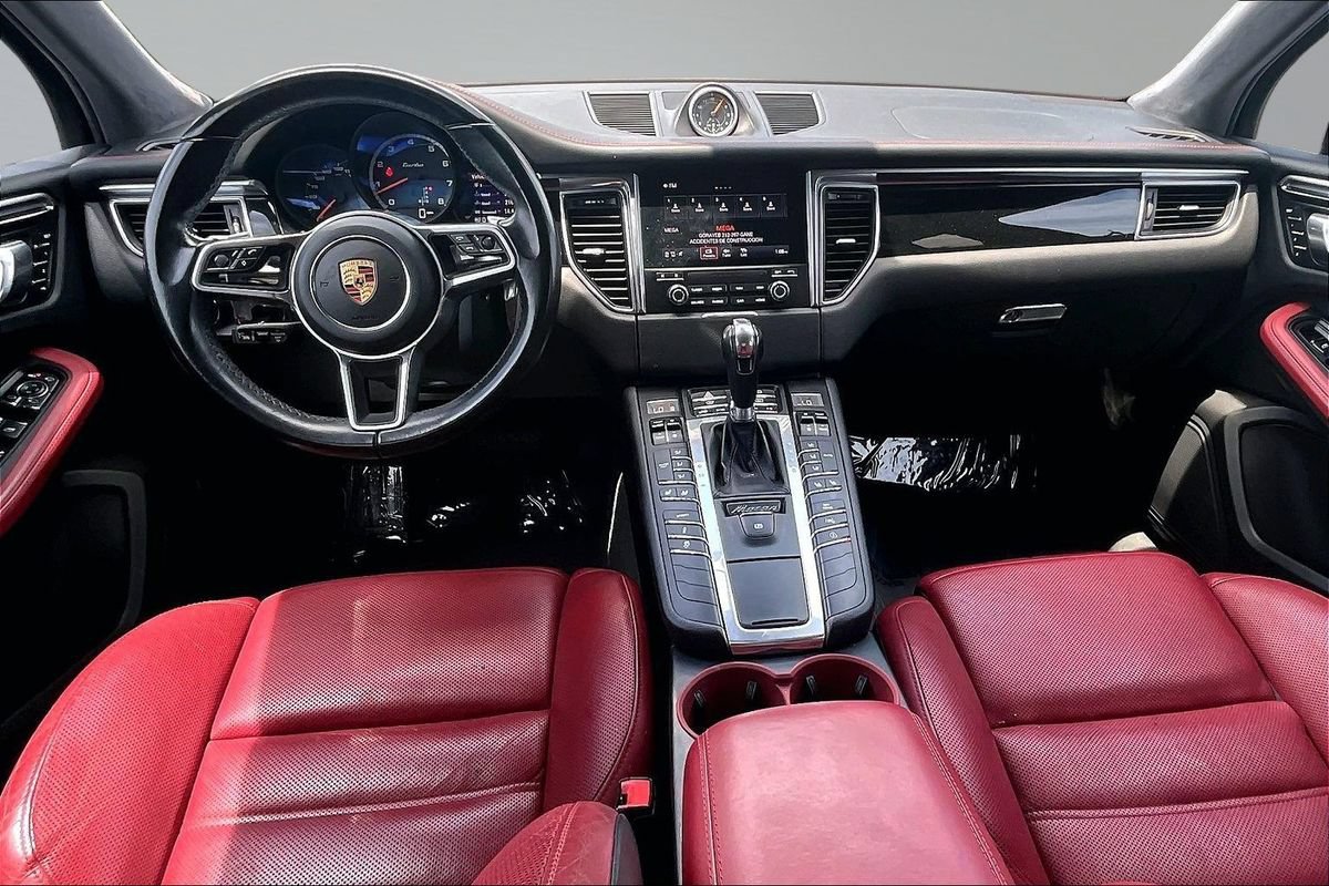Used 2017 Porsche Macan Turbo AWD/4WD image 18