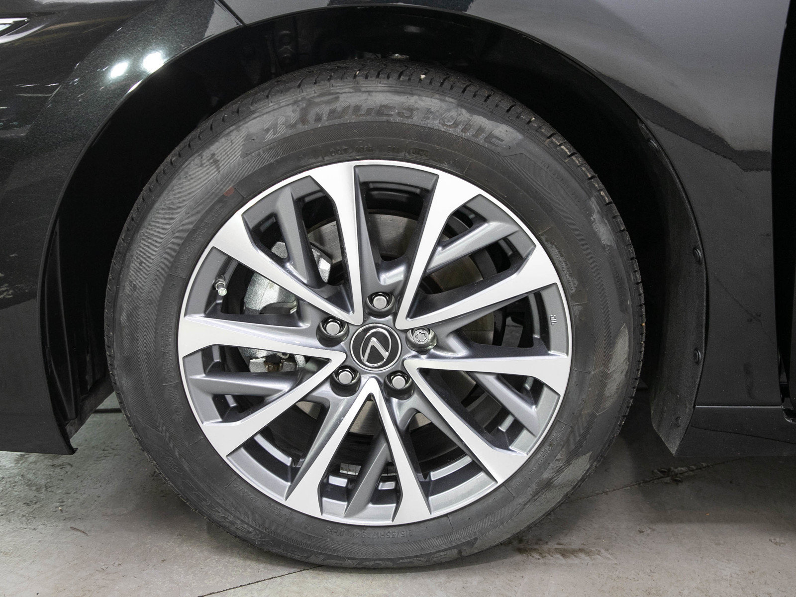 Used 2025 Lexus ES 300h FWD image 29