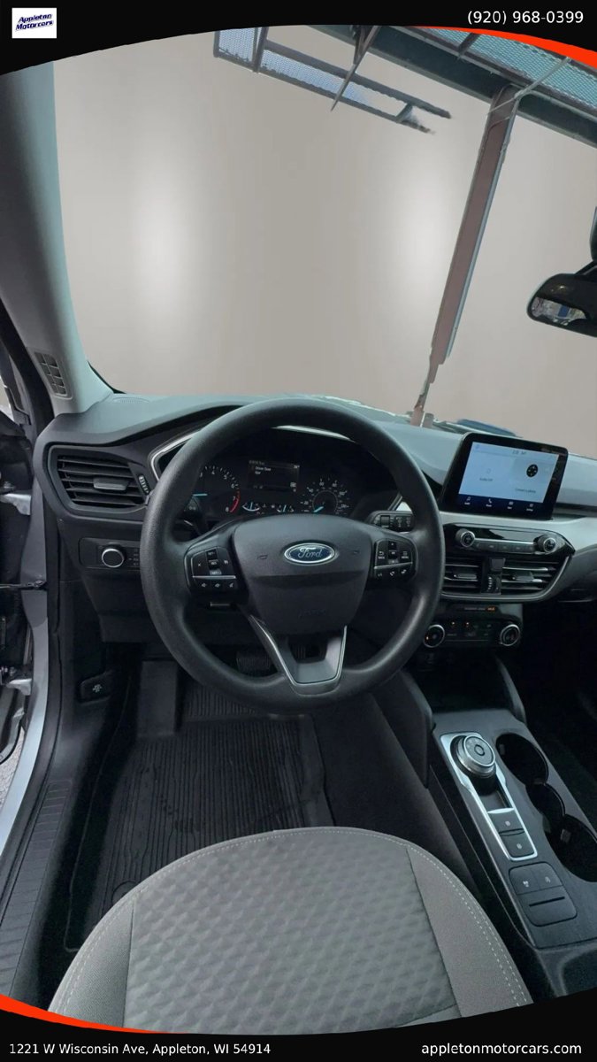 Used 2022 Ford Escape SE image 11