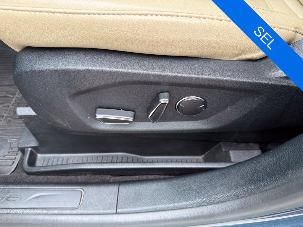 Used 2019 Ford Edge SEL w/ Equipment Group 201A AWD/4WD image 11