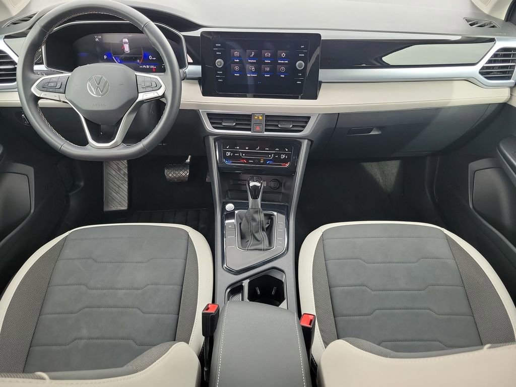 Used 2025 Volkswagen Taos SE image 14