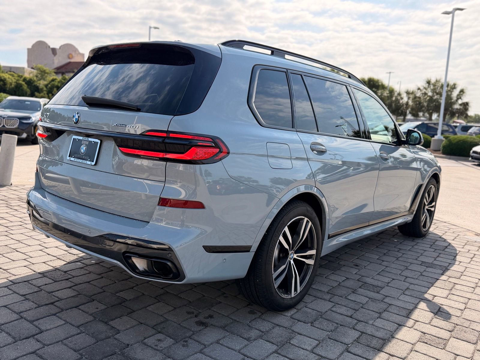 Used 2024 BMW X7 xDrive40i w/ Executive Package AWD/4WD image 9