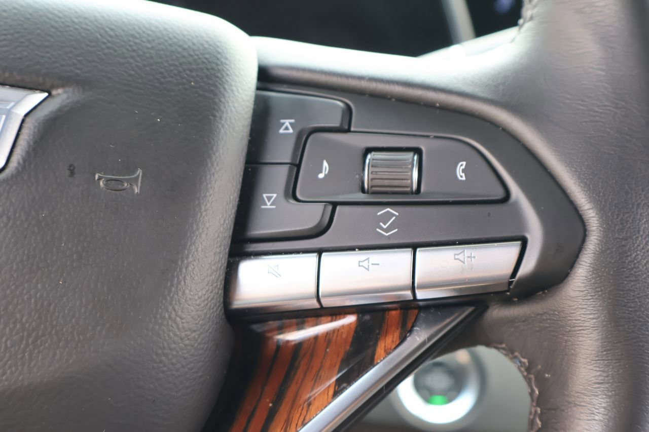 Certified 2024 Cadillac Escalade Premium Luxury w/ Performance Package AWD/4WD image 24