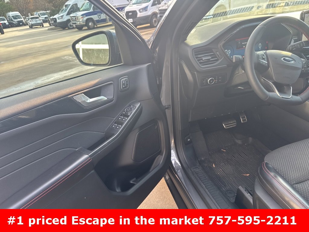 Used 2023 Ford Escape ST-Line Elite image 9