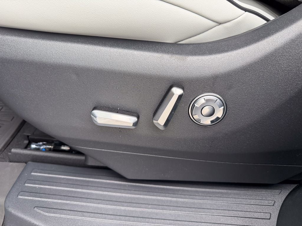 New 2026 Lincoln Navigator Black Label AWD/4WD image 22