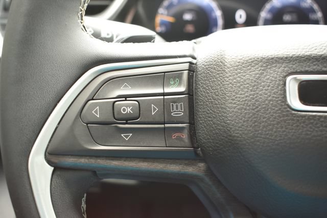 Used 2023 Jeep Grand Cherokee L Limited AWD/4WD image 24