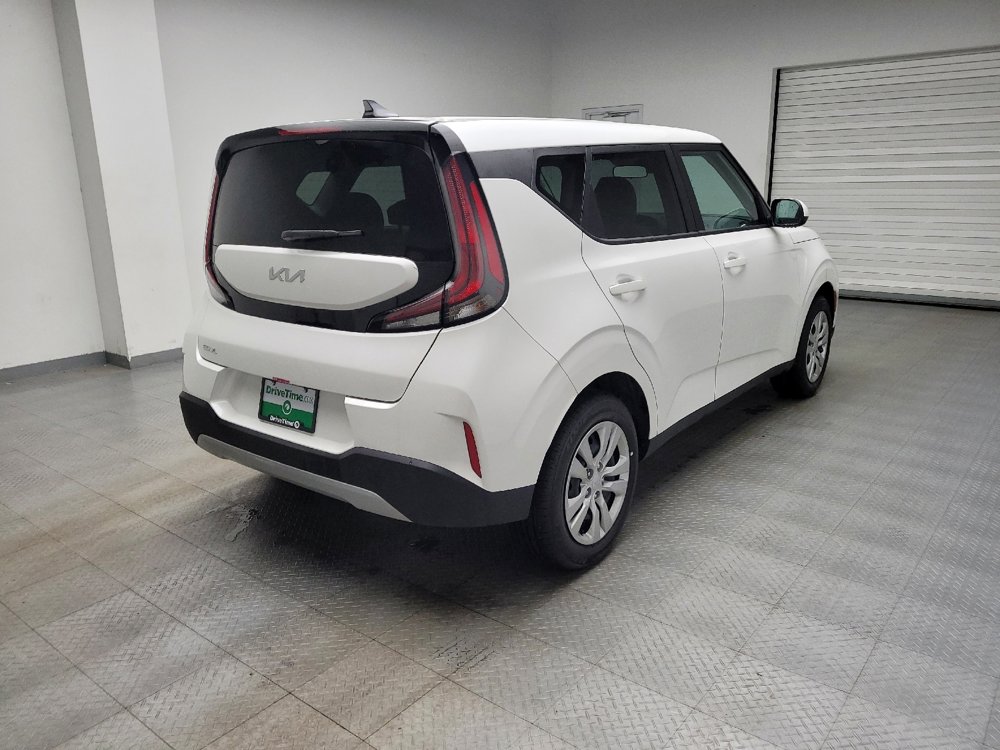 Used 2025 Kia Soul LX image 9