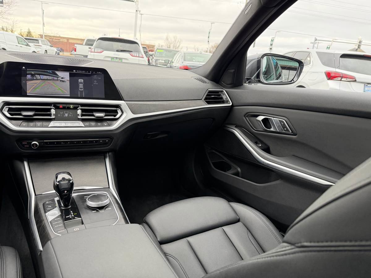 Used 2019 BMW 330i xDrive Sedan w/ Premium Package AWD/4WD image 31