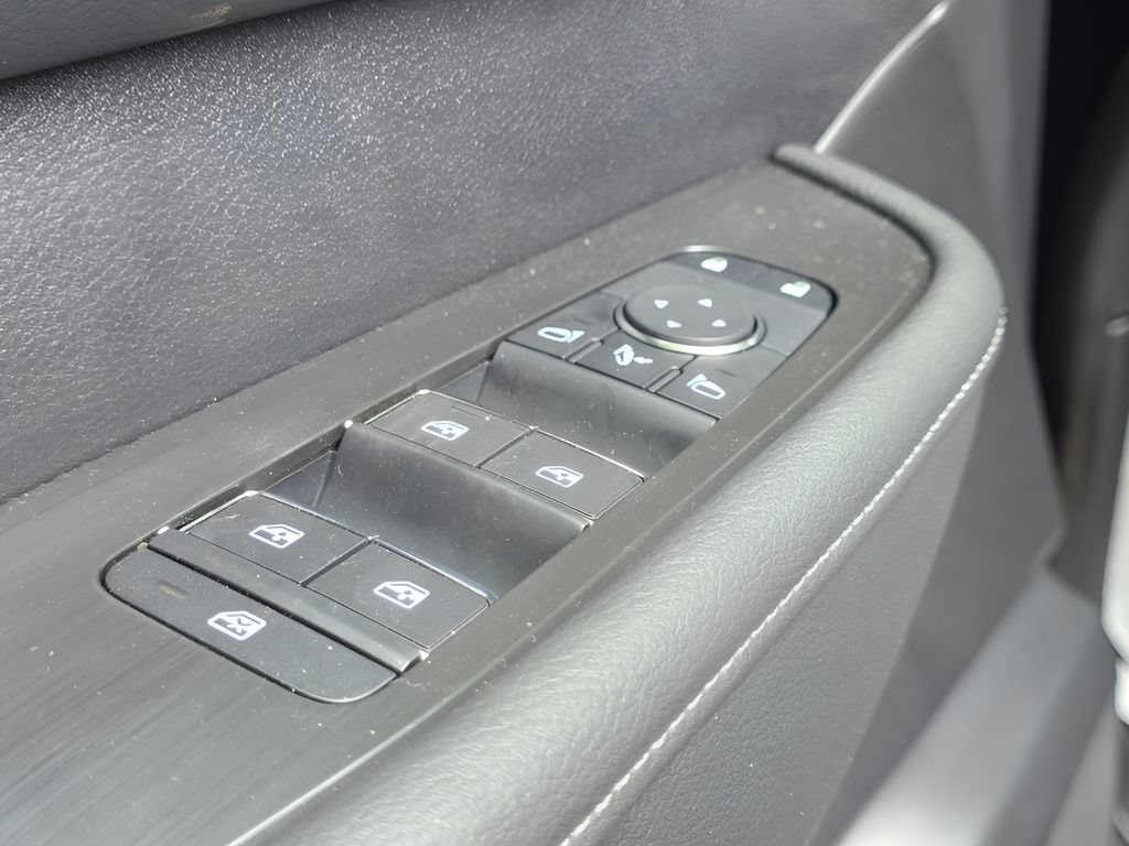 New 2026 Nissan Armada PRO-4X w/ Captain's Chari Seat Package AWD/4WD image 21