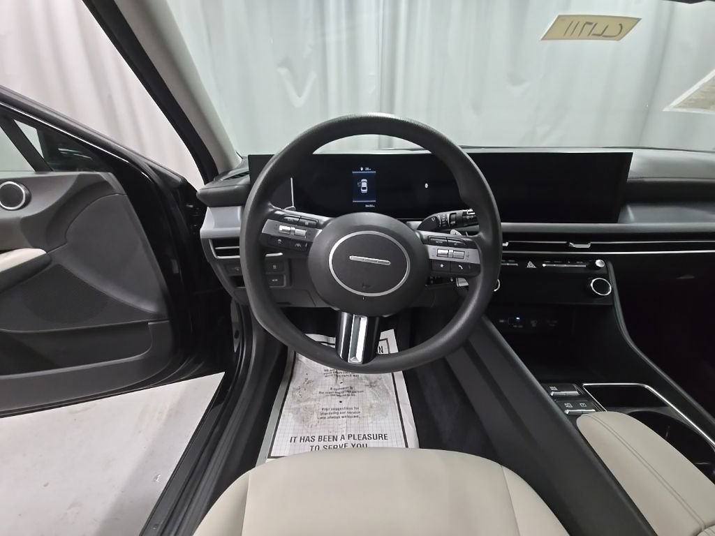 Used 2025 Hyundai Sonata SEL FWD image 30