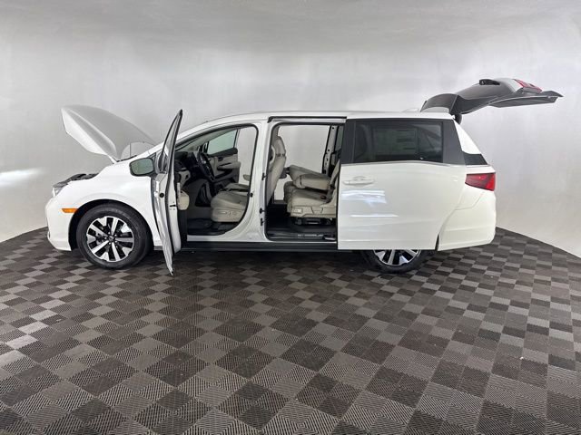 Certified 2026 Honda Odyssey EX-L image 12