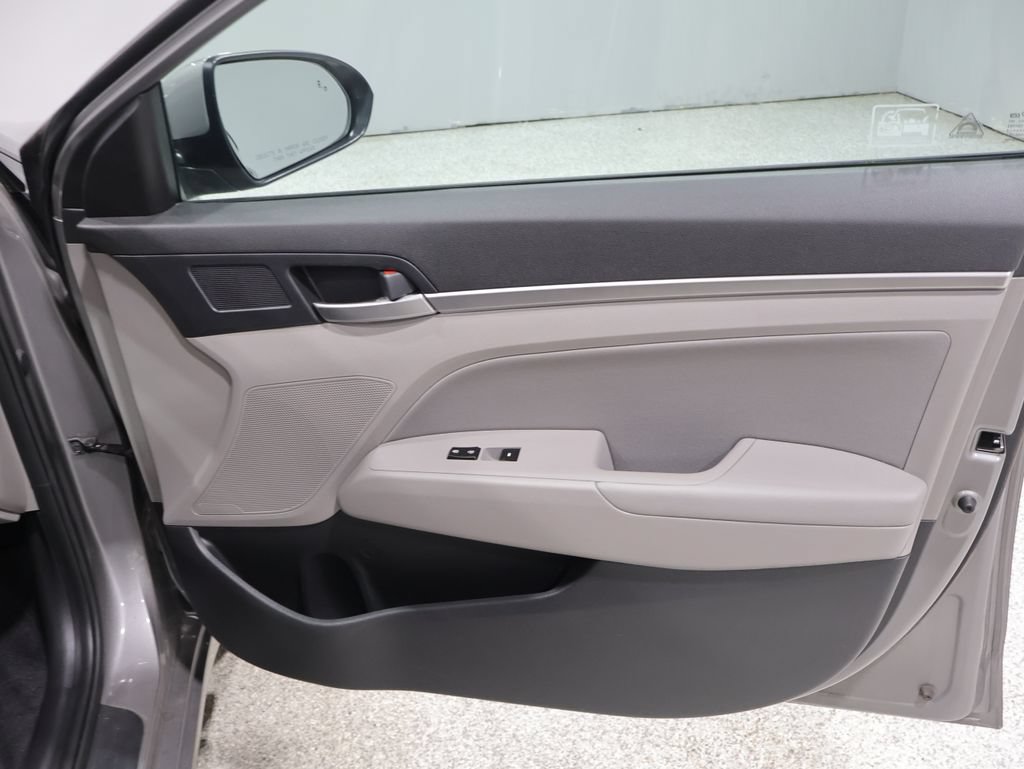 Used 2020 Hyundai Elantra SEL FWD image 22