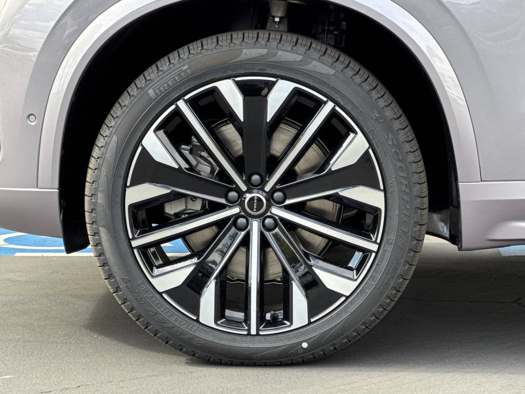 New 2026 Volvo XC90 T8 Plus AWD/4WD image 26