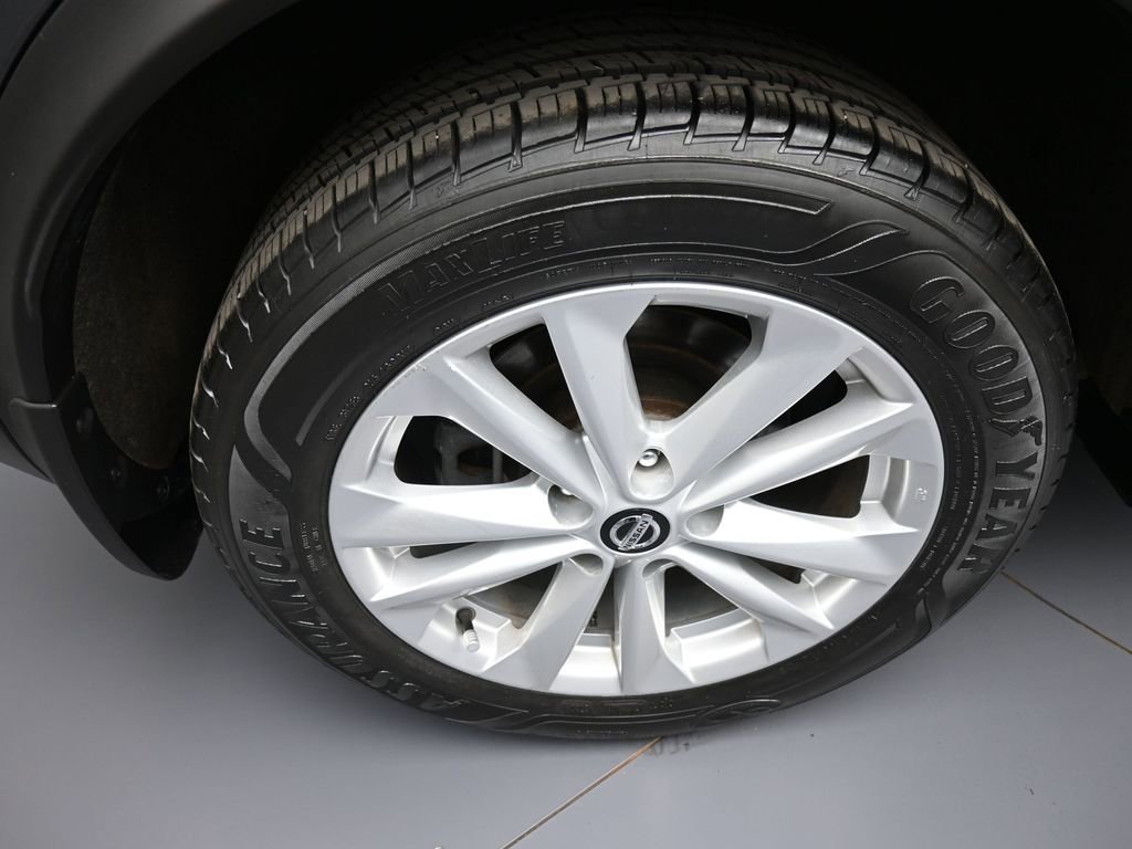 Used 2019 Nissan Rogue Sport S w/ Appearance Package FWD image 12