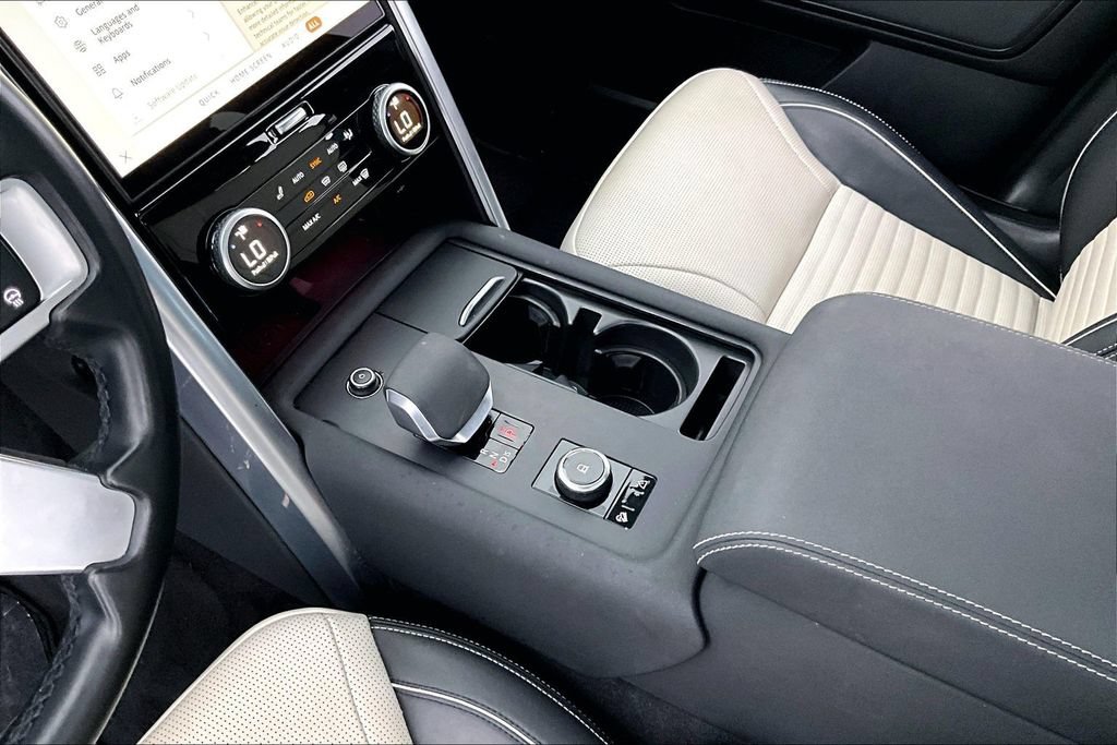 Used 2023 Land Rover Discovery HSE R-Dynamic AWD/4WD image 18