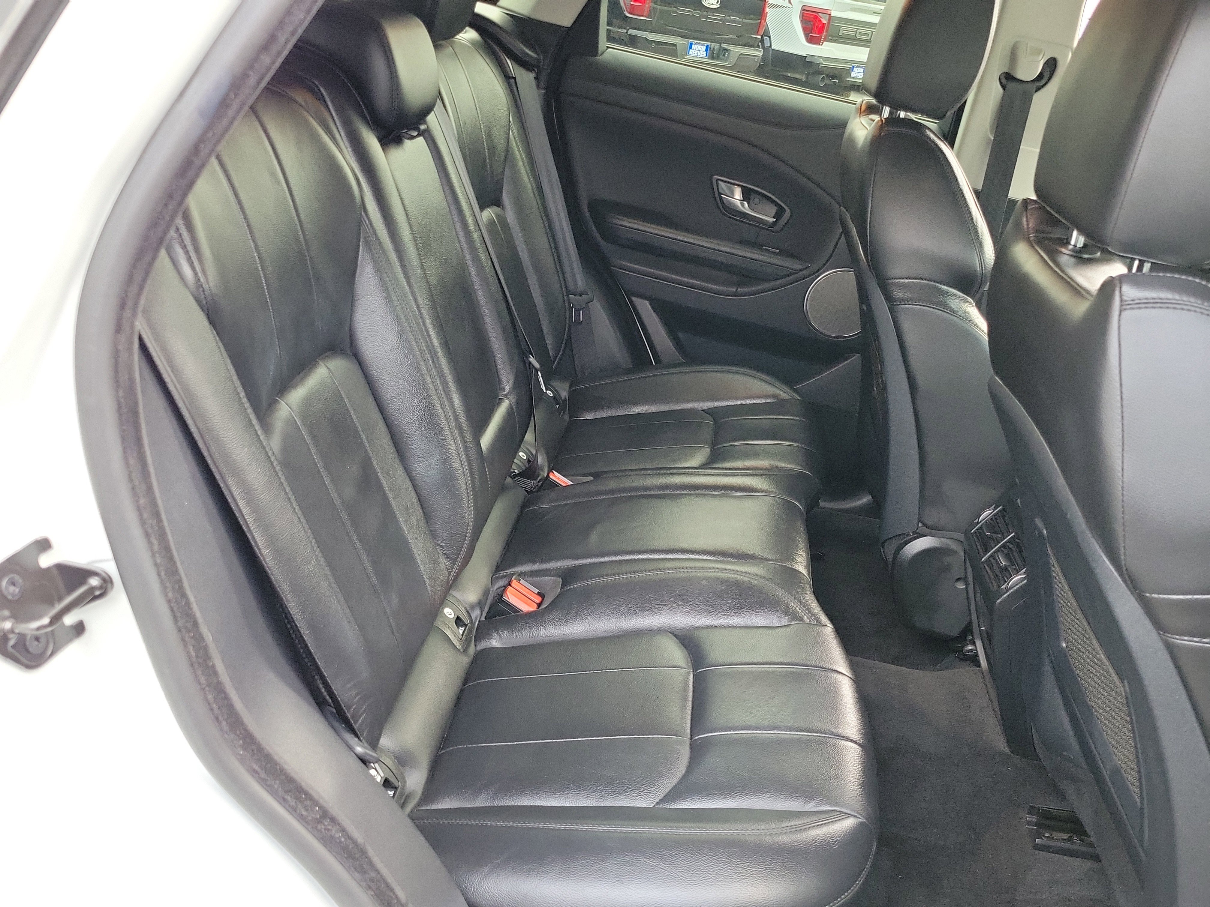 Used 2018 Land Rover Range Rover Evoque image 24