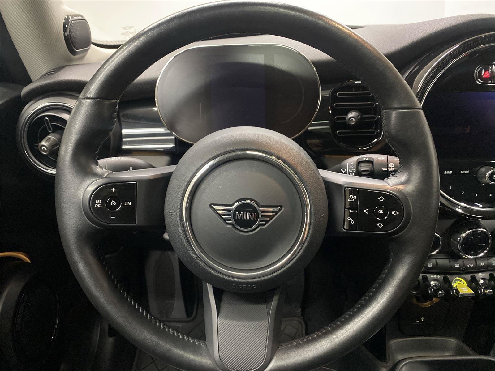Certified 2024 MINI Cooper SE FWD image 15