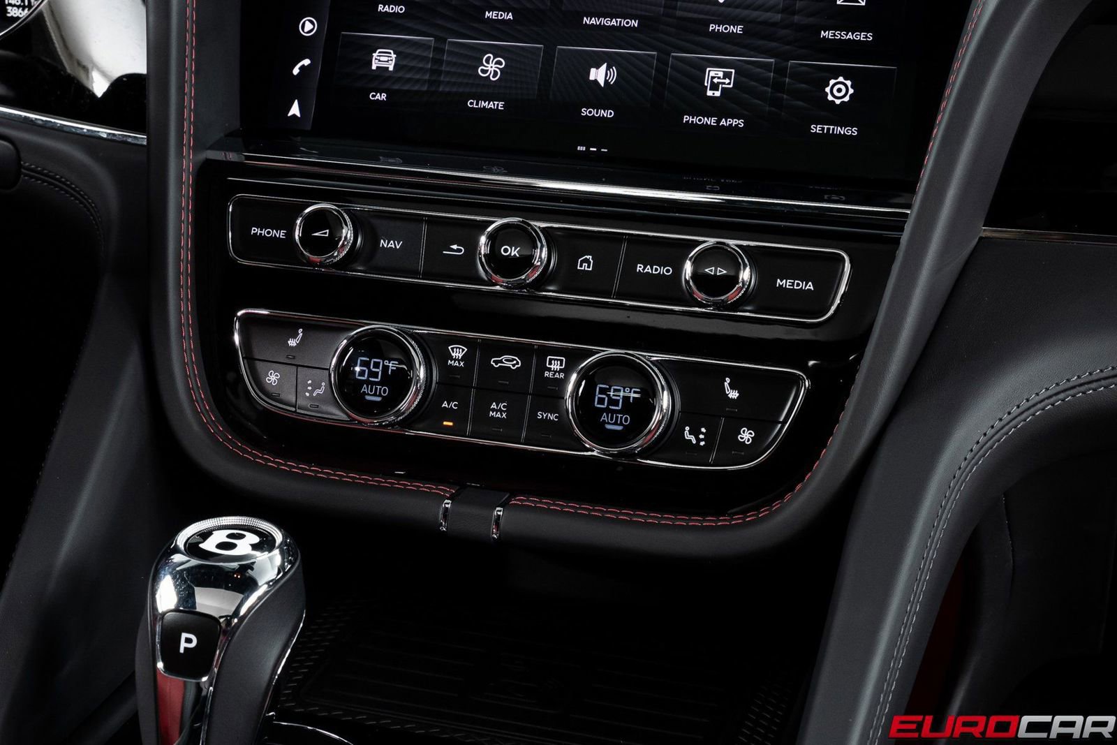 Used 2024 Bentley Bentayga image 28