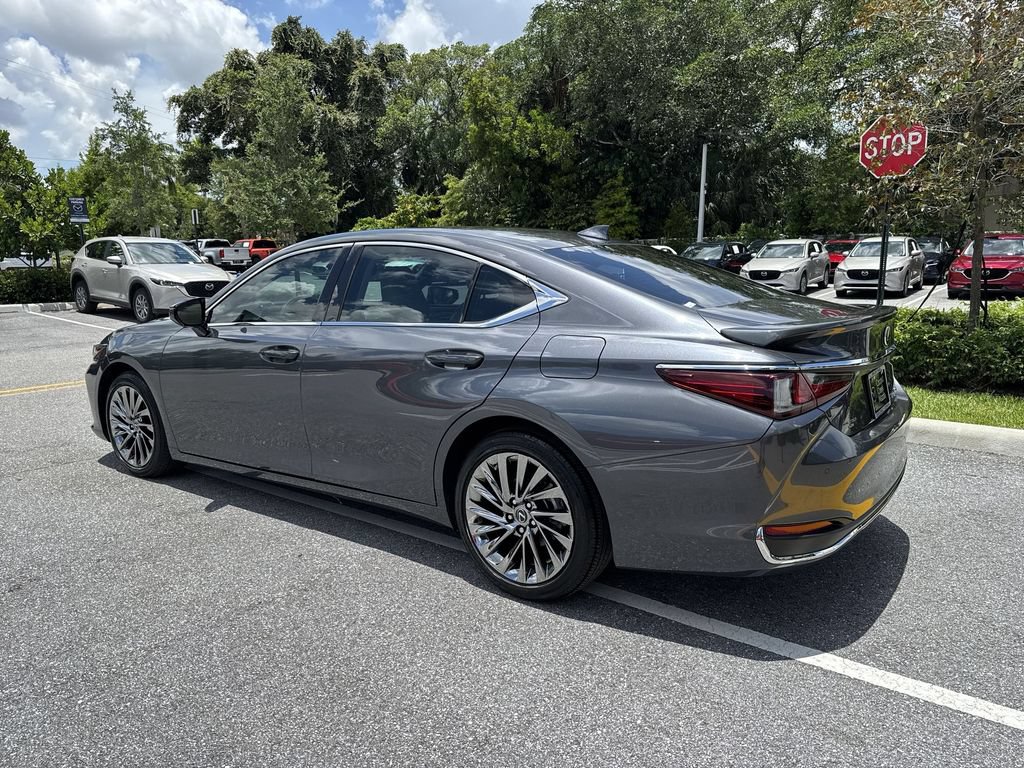 Used 2024 Lexus ES 300h Ultra Luxury w/ Accessory Package (Z2) FWD image 12