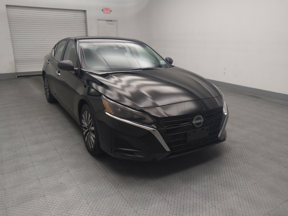 Used 2024 Nissan Altima 2.5 SV FWD image 13