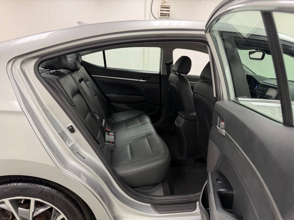 Used 2020 Hyundai Elantra Limited w/ Cargo Package (C1) FWD image 13