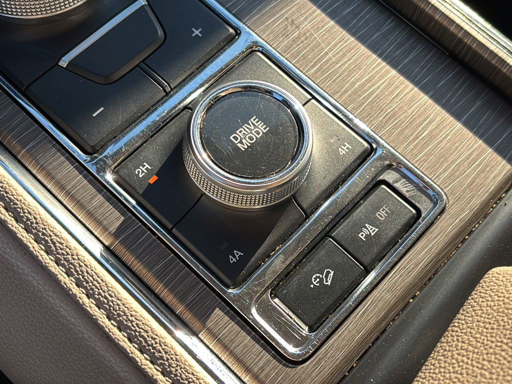 Used 2024 Ford Expedition Limited image 34