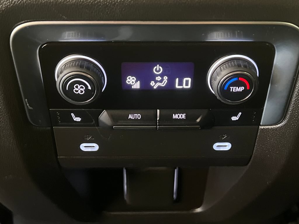 Used 2021 Chevrolet Tahoe Z71 w/ Luxury Package AWD/4WD image 42