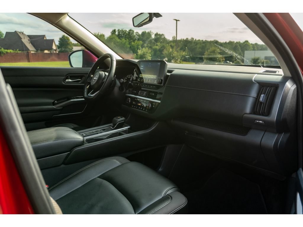 Used 2023 Nissan Pathfinder SL FWD image 18