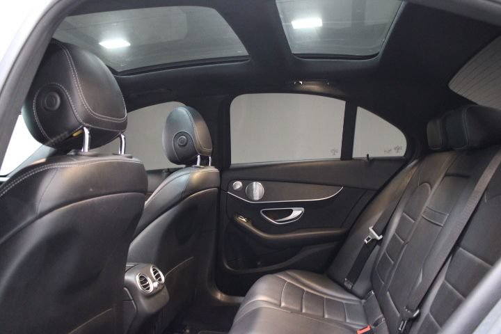Used 2019 Mercedes-Benz C 300 4MATIC Sedan image 3