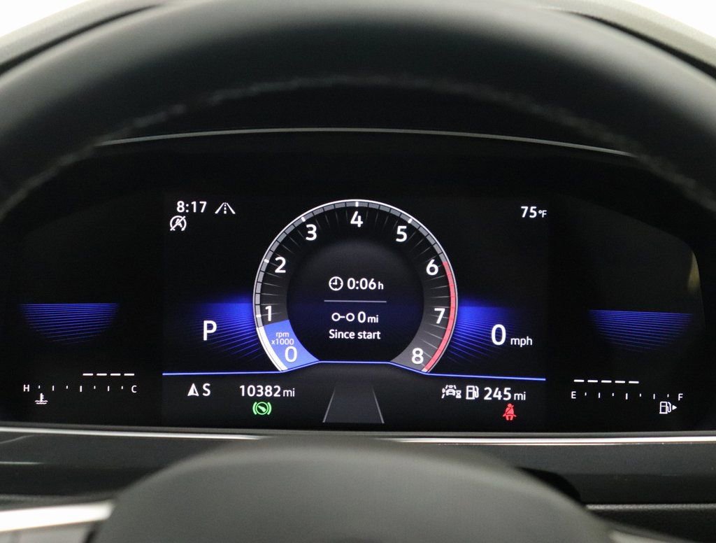 Used 2024 Volkswagen Tiguan SE w/ Panoramic Sunroof Package image 18