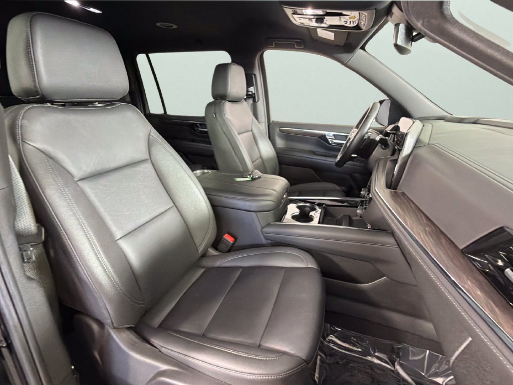Used 2026 Chevrolet Suburban LT w/ Comfort Package AWD/4WD image 38